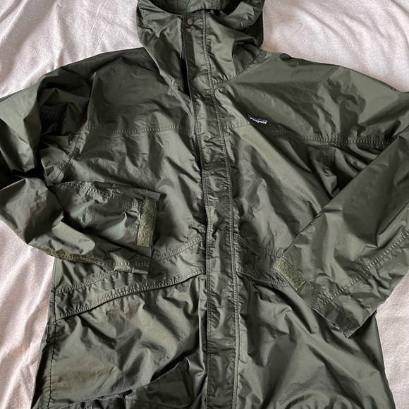Patagonia Other - Patagonia Mens Hooded Rain Jacket Medium